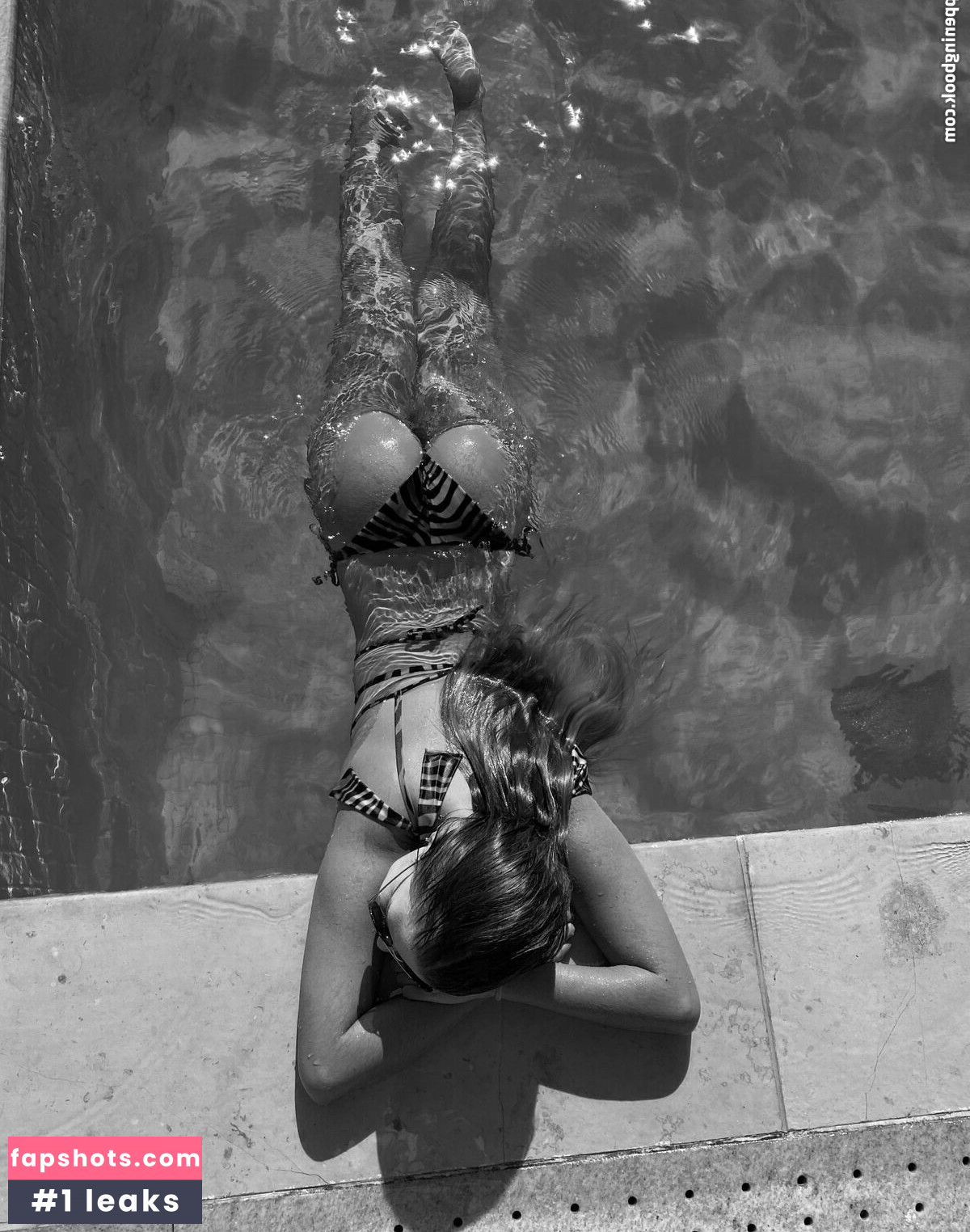 Nicole Loures gallery photo #4