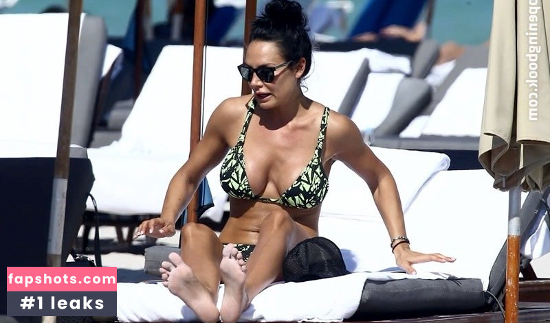 Nicole Minetti gallery photo #30