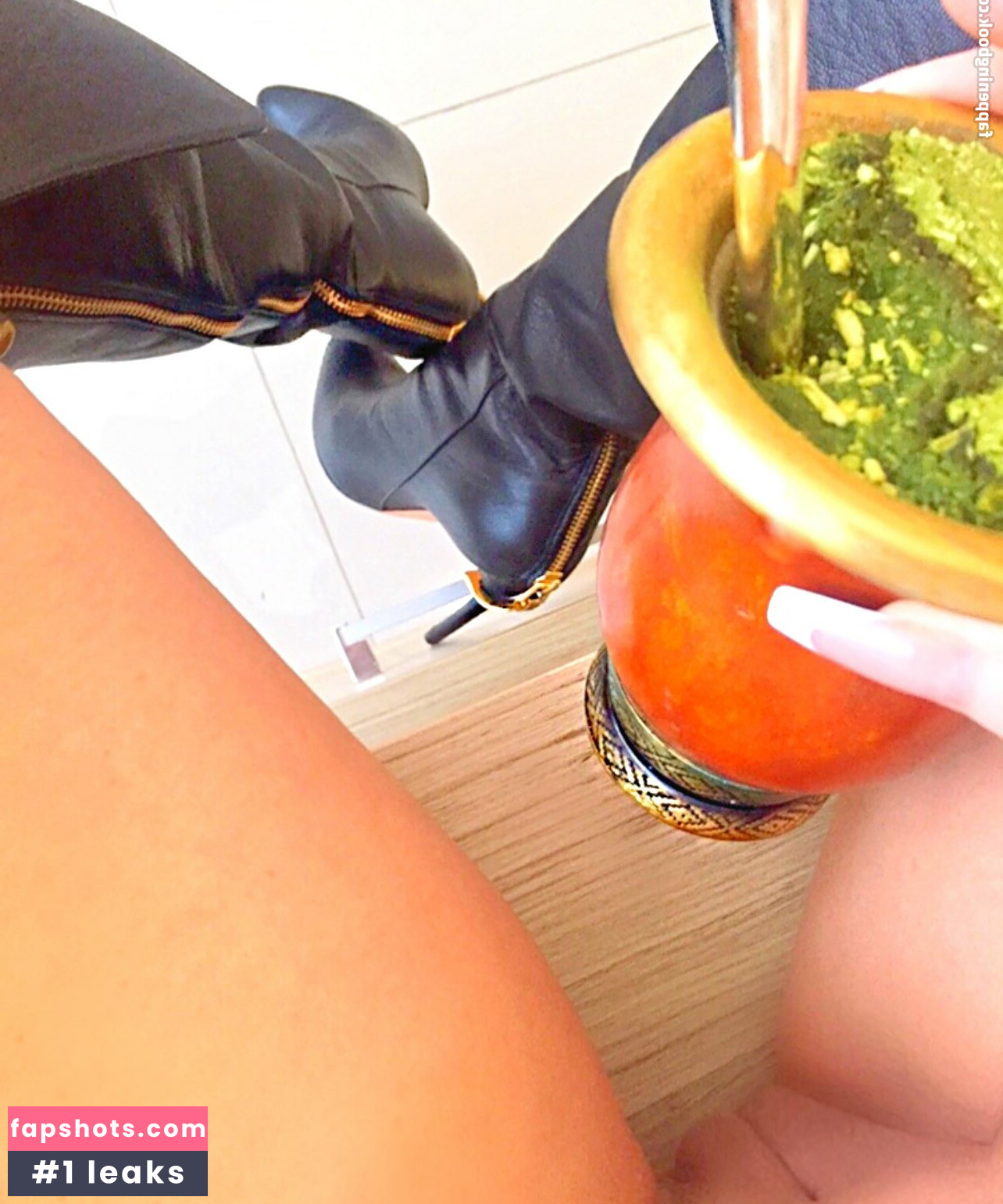 Nicole Muniz gallery photo #6