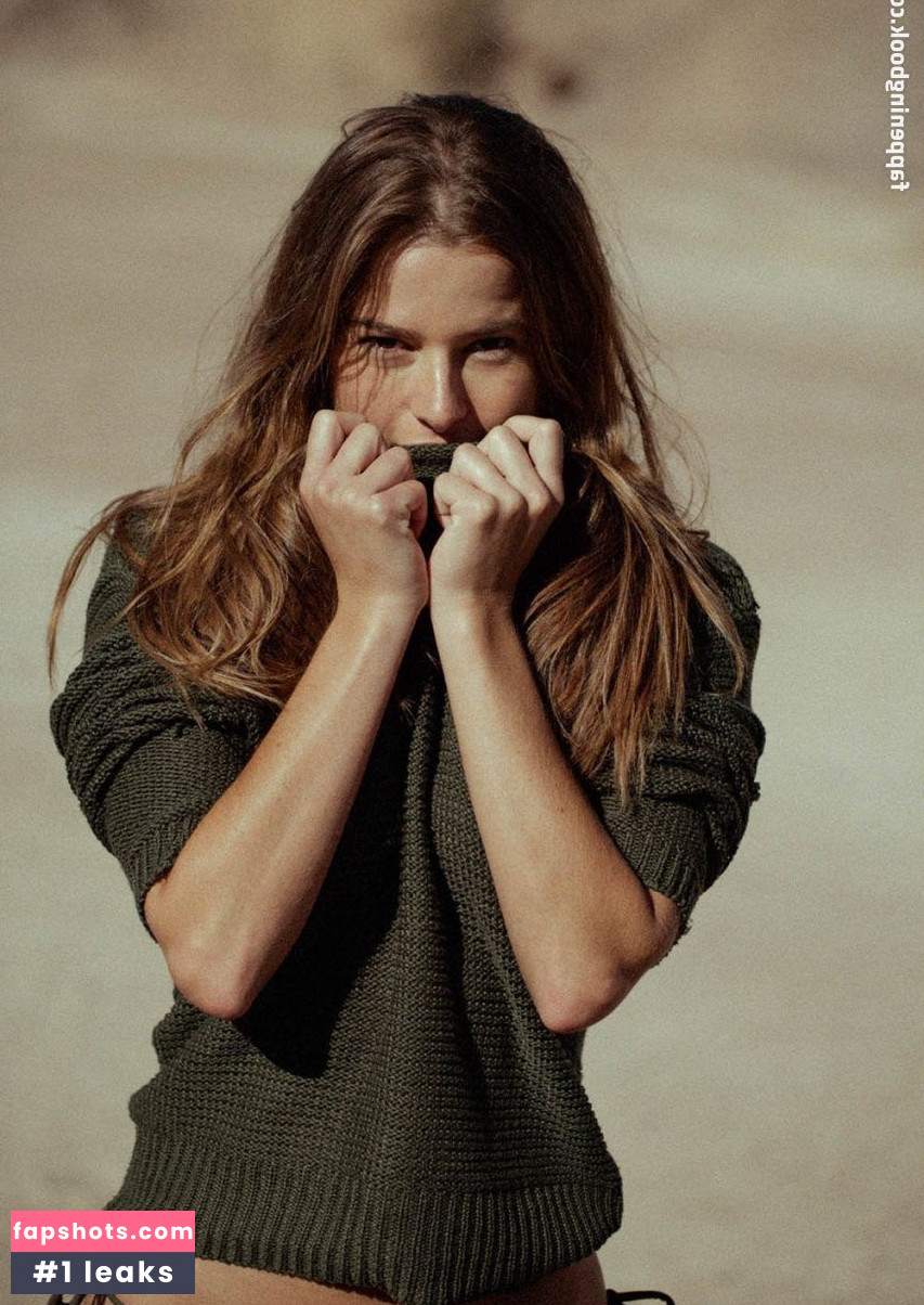 Nicole Naude gallery photo #26