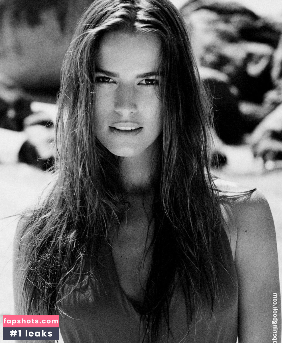 Nicole Naude gallery photo #5