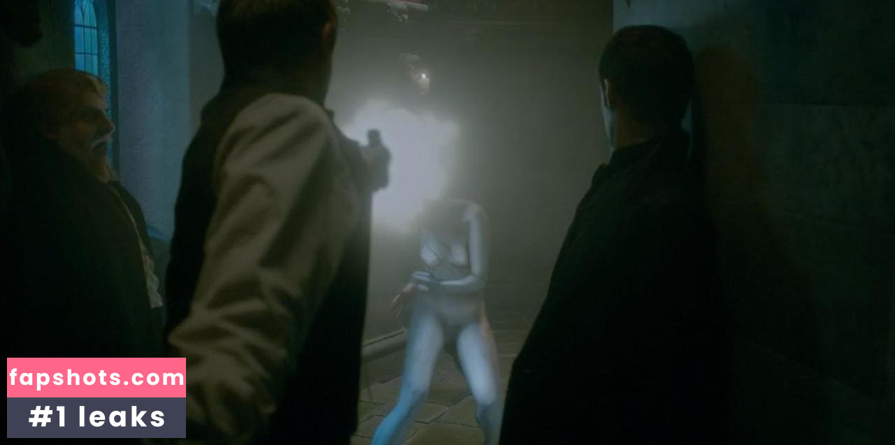 Nicole O'Neill gallery photo #13