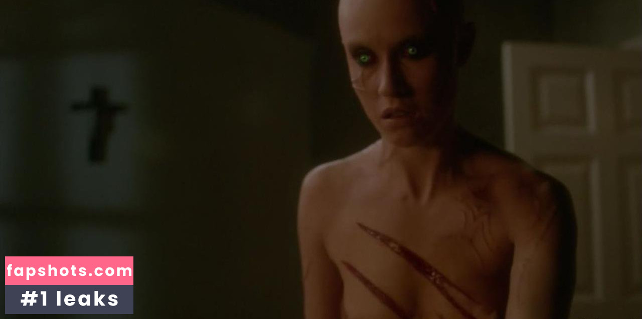 Nicole O'Neill gallery photo #14