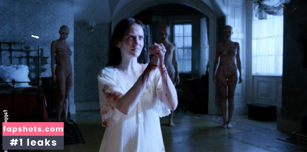 Nicole O'Neill gallery photo #19