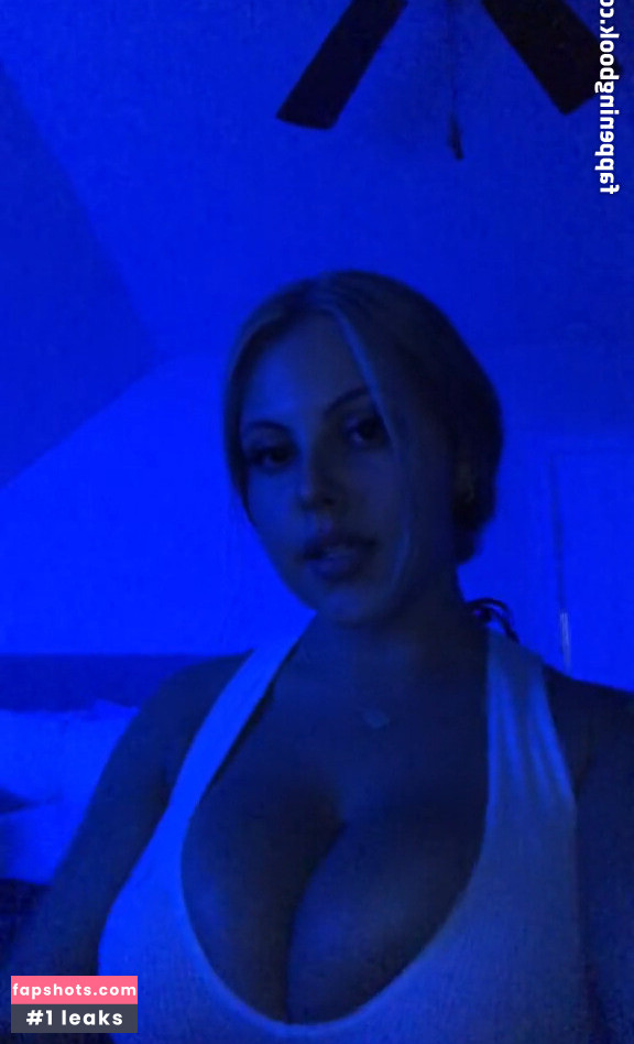 Nicole Osak gallery photo #21