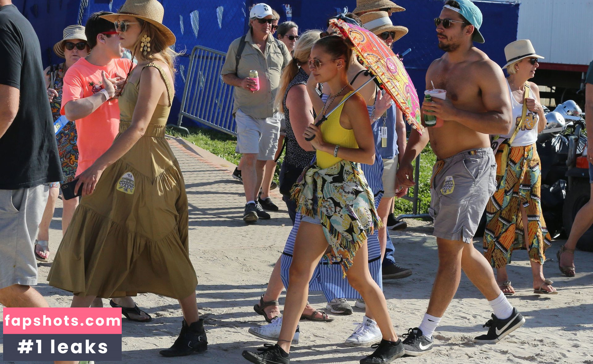 Nicole Richie gallery photo #108