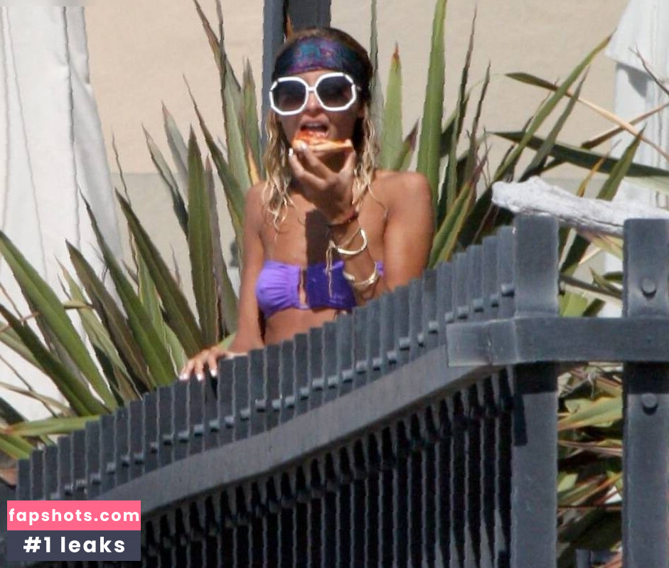 Nicole Richie gallery photo #20