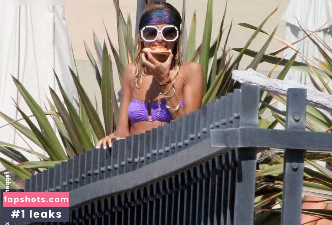Nicole Richie gallery photo #21
