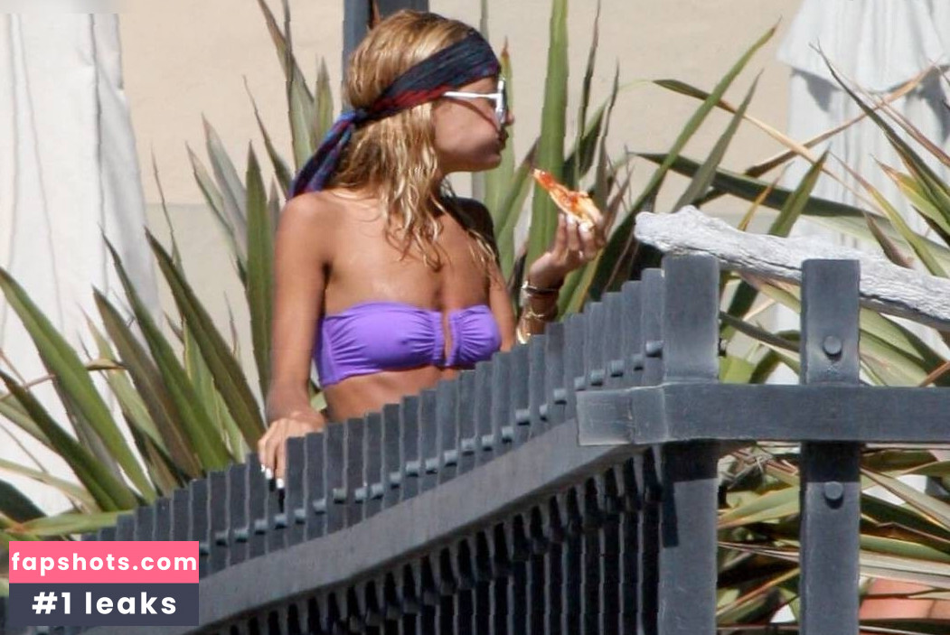 Nicole Richie gallery photo #23