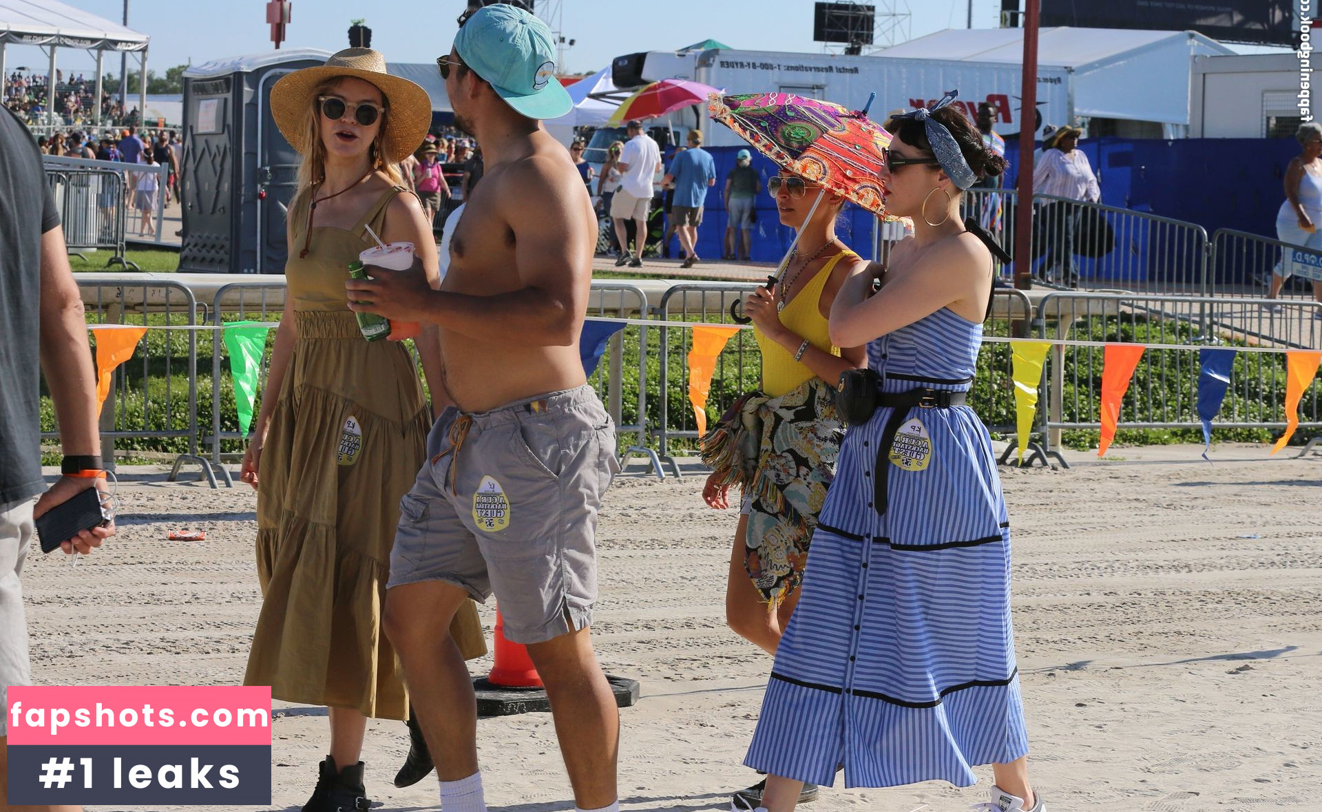 Nicole Richie gallery photo #100