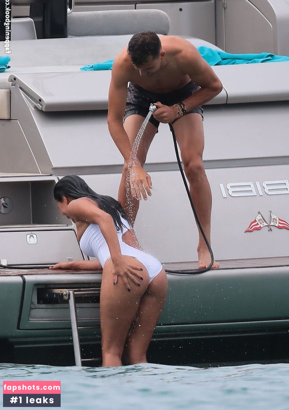 Nicole Scherzinger gallery photo #307