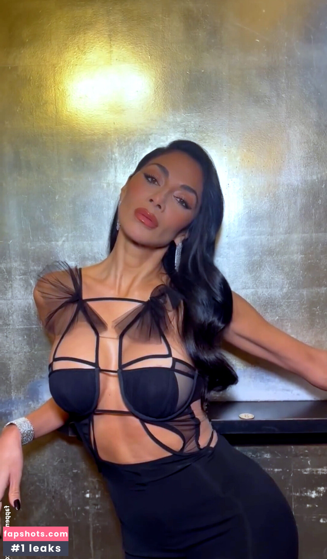 Nicole Scherzinger gallery photo #402