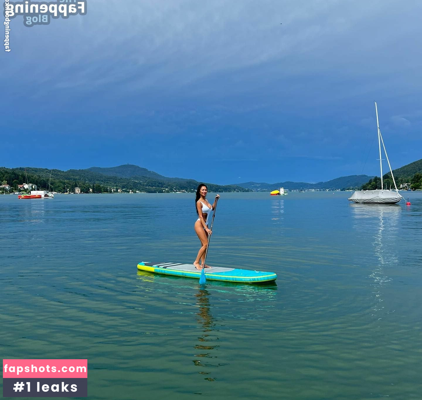 Nicole Scherzinger gallery photo #423