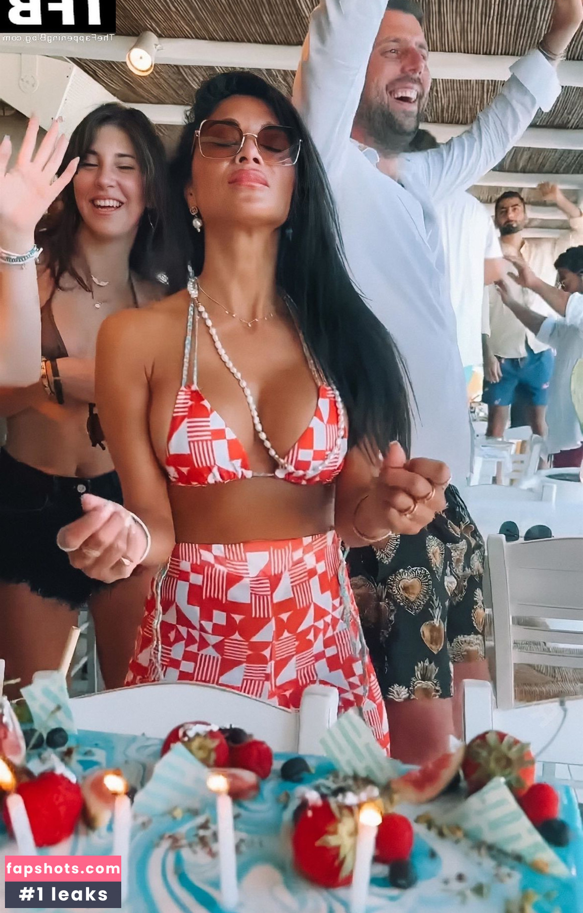 Nicole Scherzinger gallery photo #571