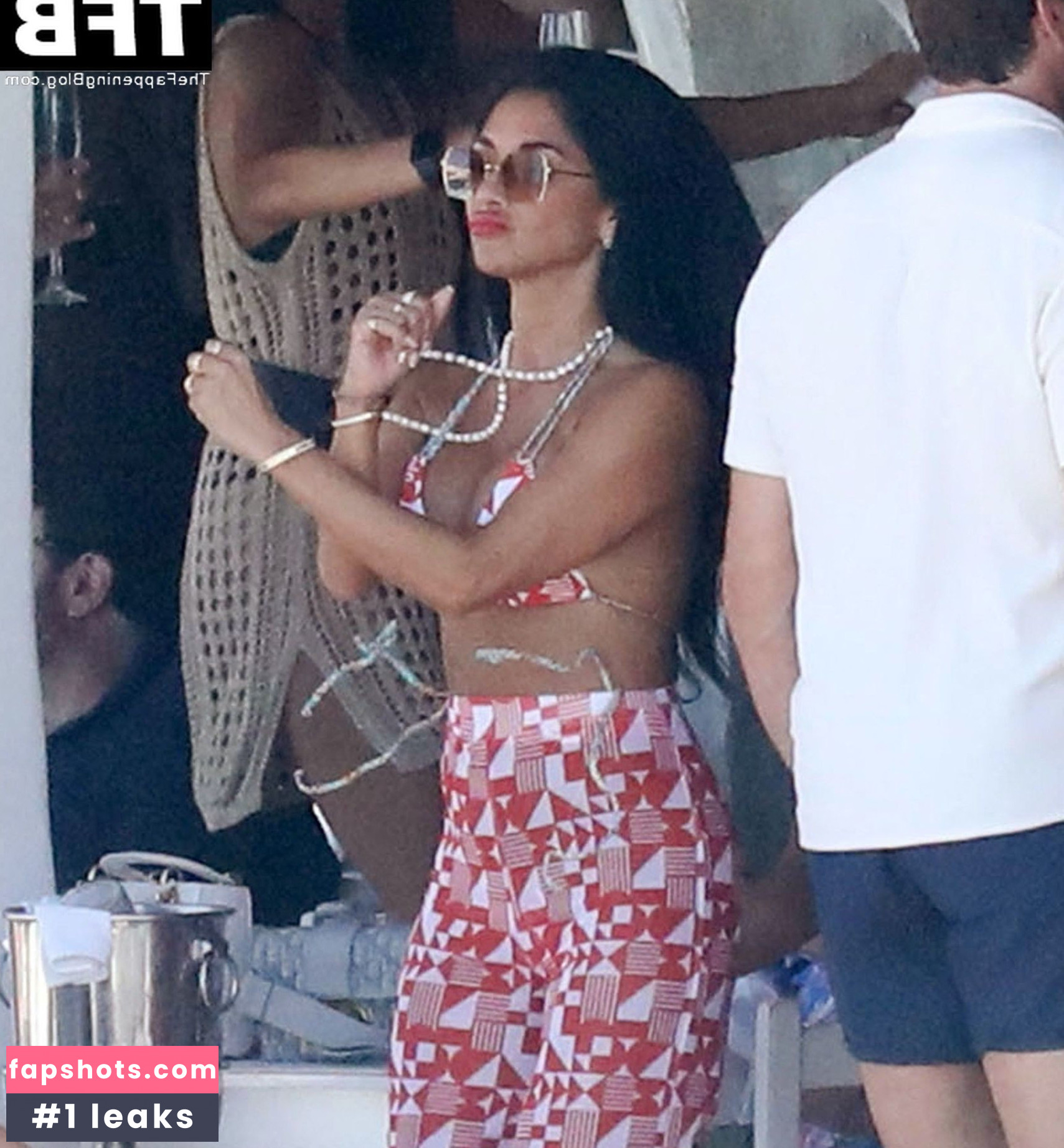 Nicole Scherzinger gallery photo #578