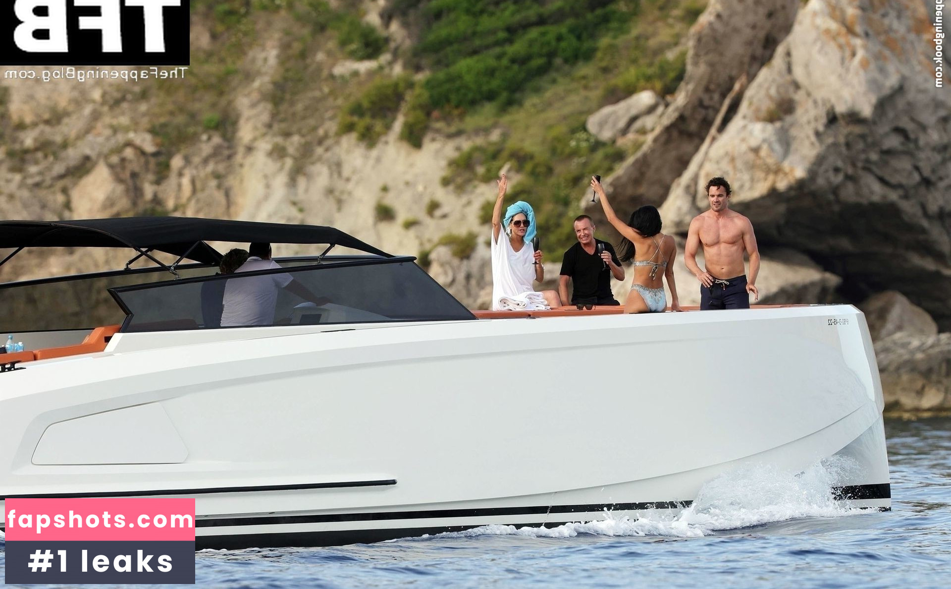 Nicole Scherzinger gallery photo #583