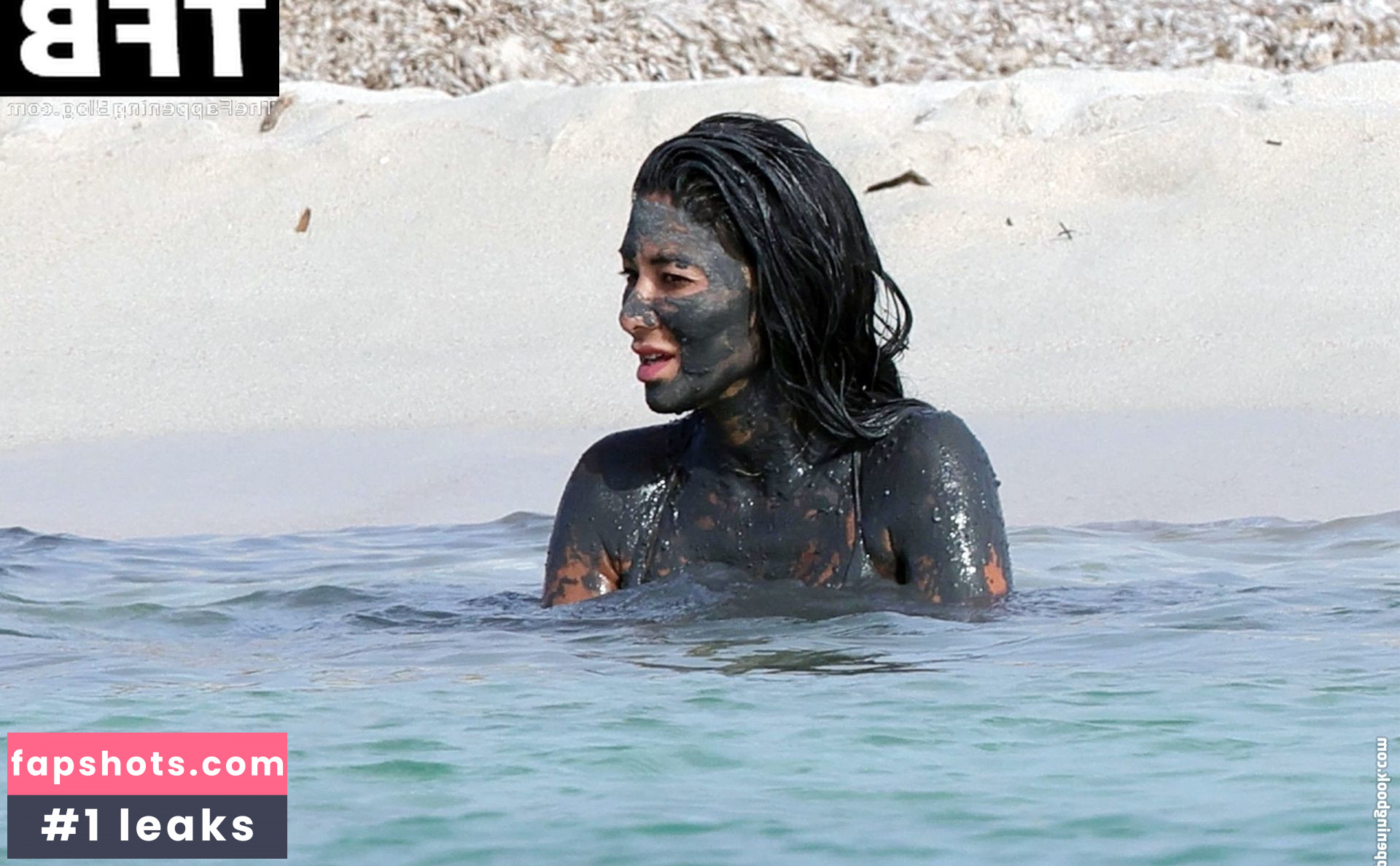 Nicole Scherzinger gallery photo #594