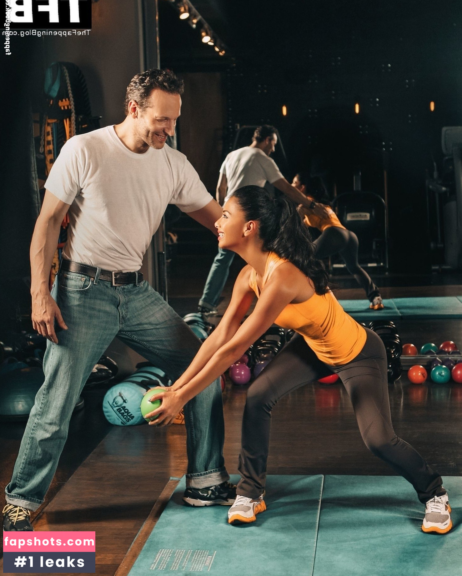 Nicole Scherzinger gallery photo #640