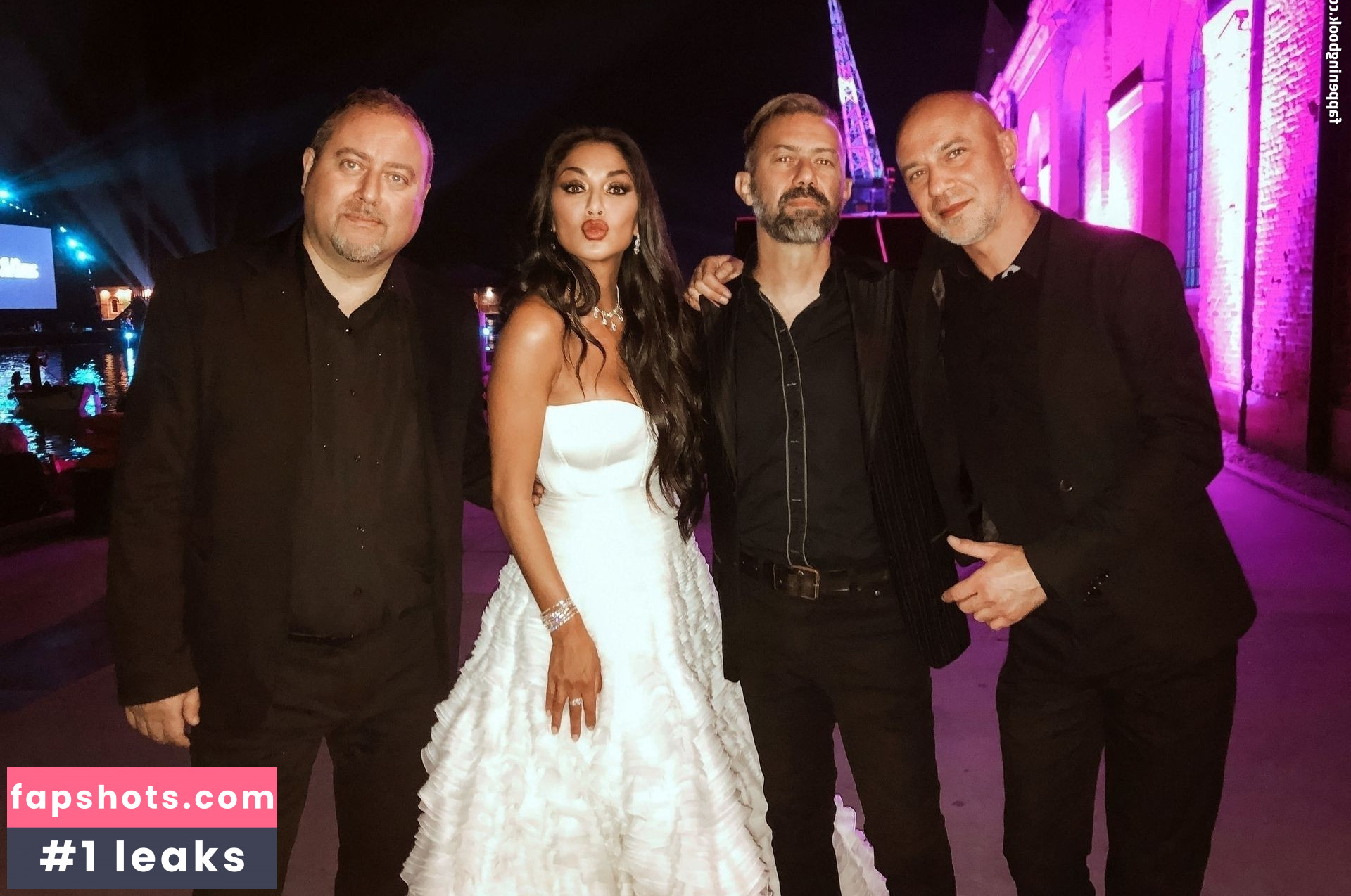 Nicole Scherzinger gallery photo #647