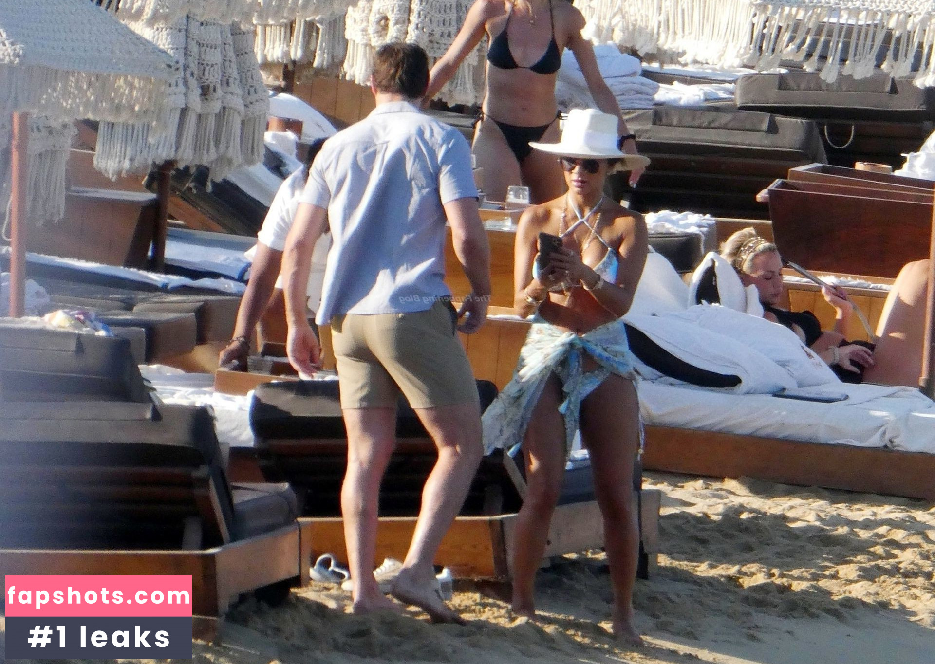 Nicole Scherzinger gallery photo #701