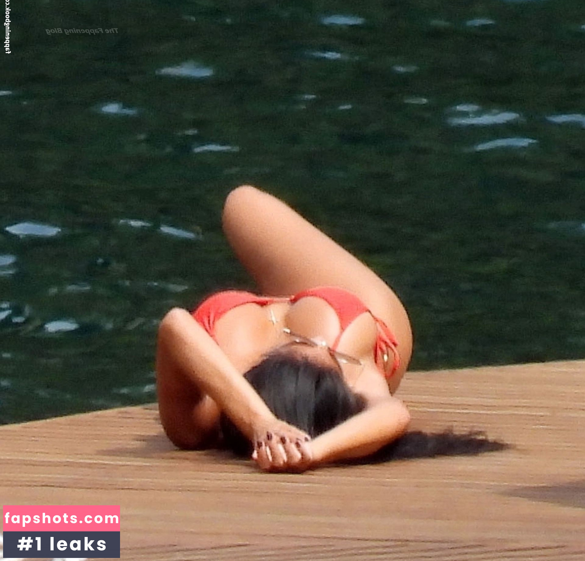 Nicole Scherzinger gallery photo #733