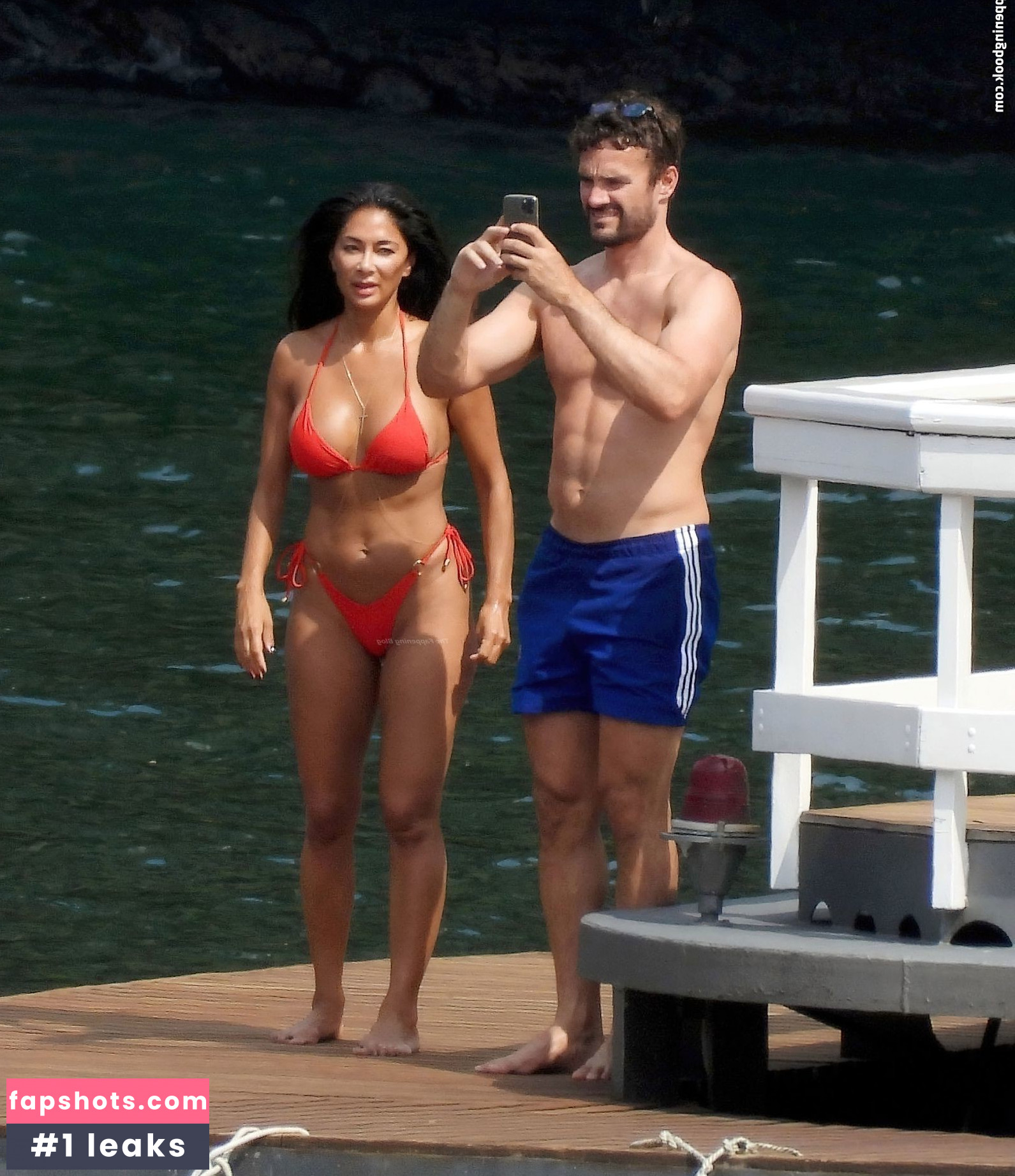 Nicole Scherzinger gallery photo #741