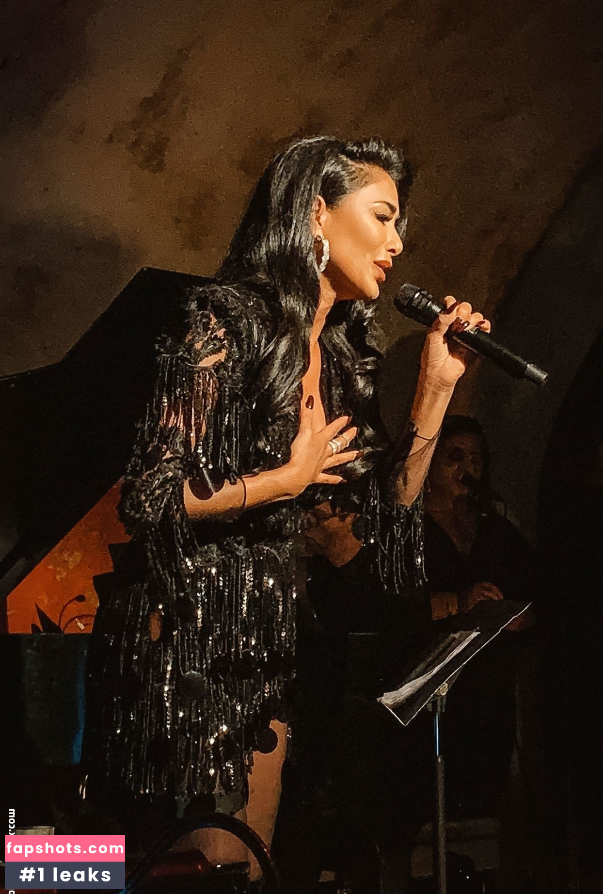 Nicole Scherzinger gallery photo #855