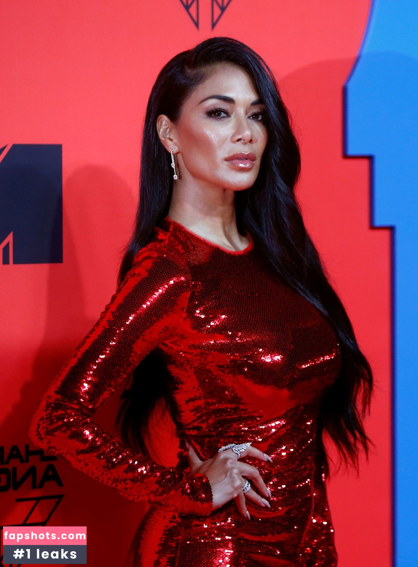 Nicole Scherzinger gallery photo #864