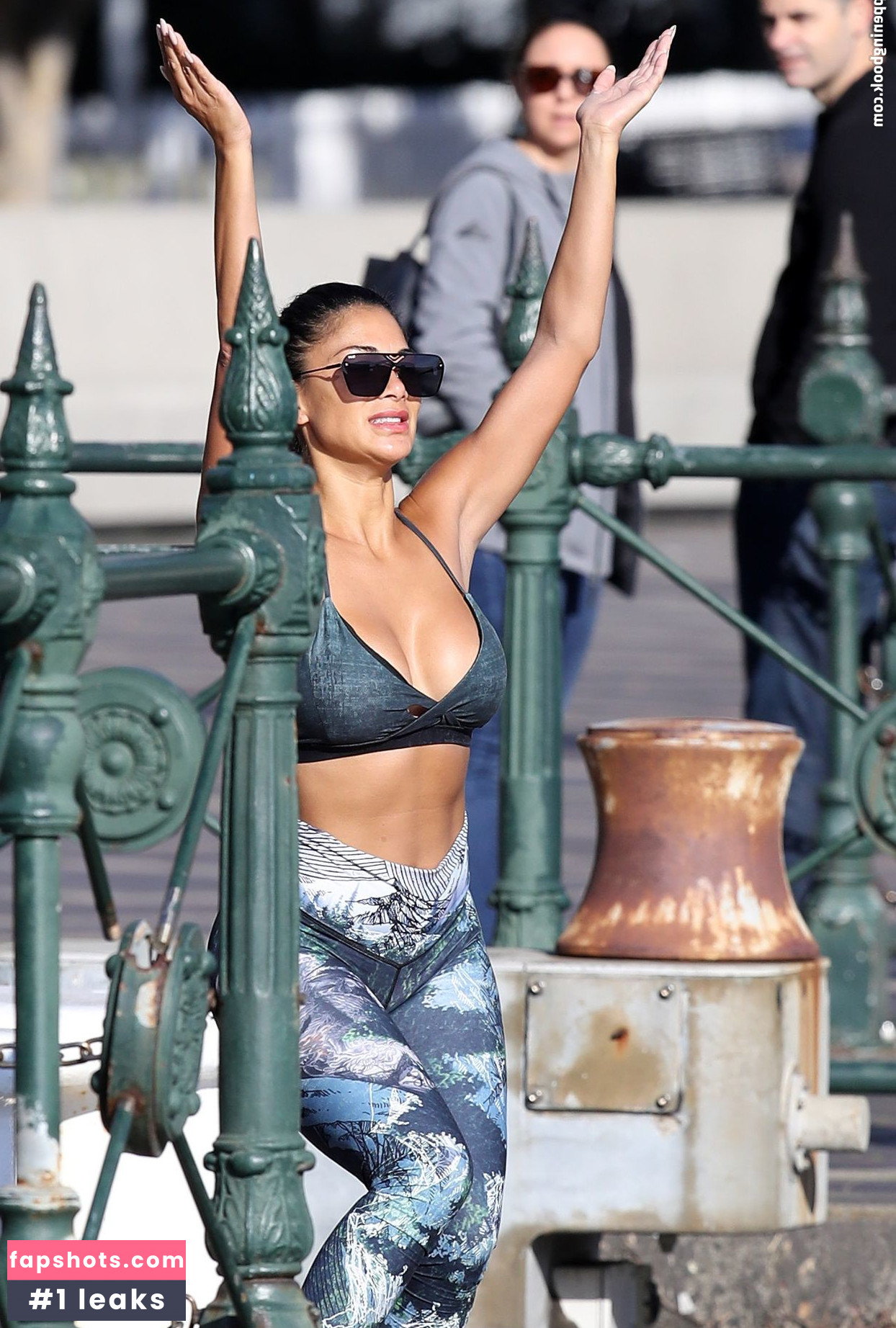 Nicole Scherzinger gallery photo #879
