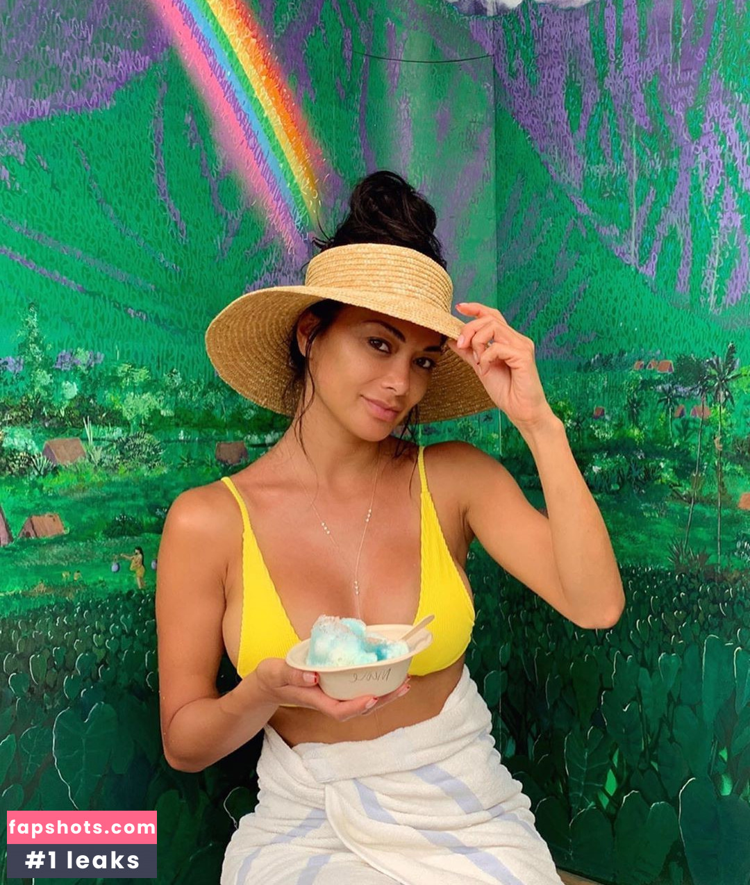 Nicole Scherzinger gallery photo #893