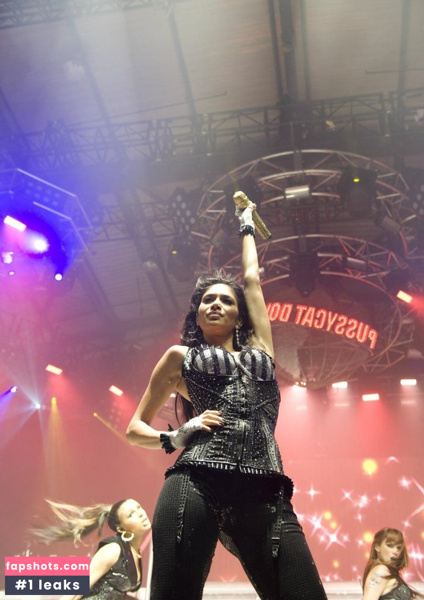 Nicole Scherzinger gallery photo #959