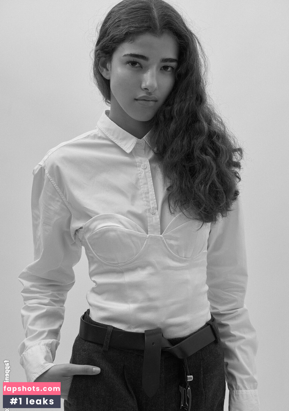 Nicole Summers gallery photo #5