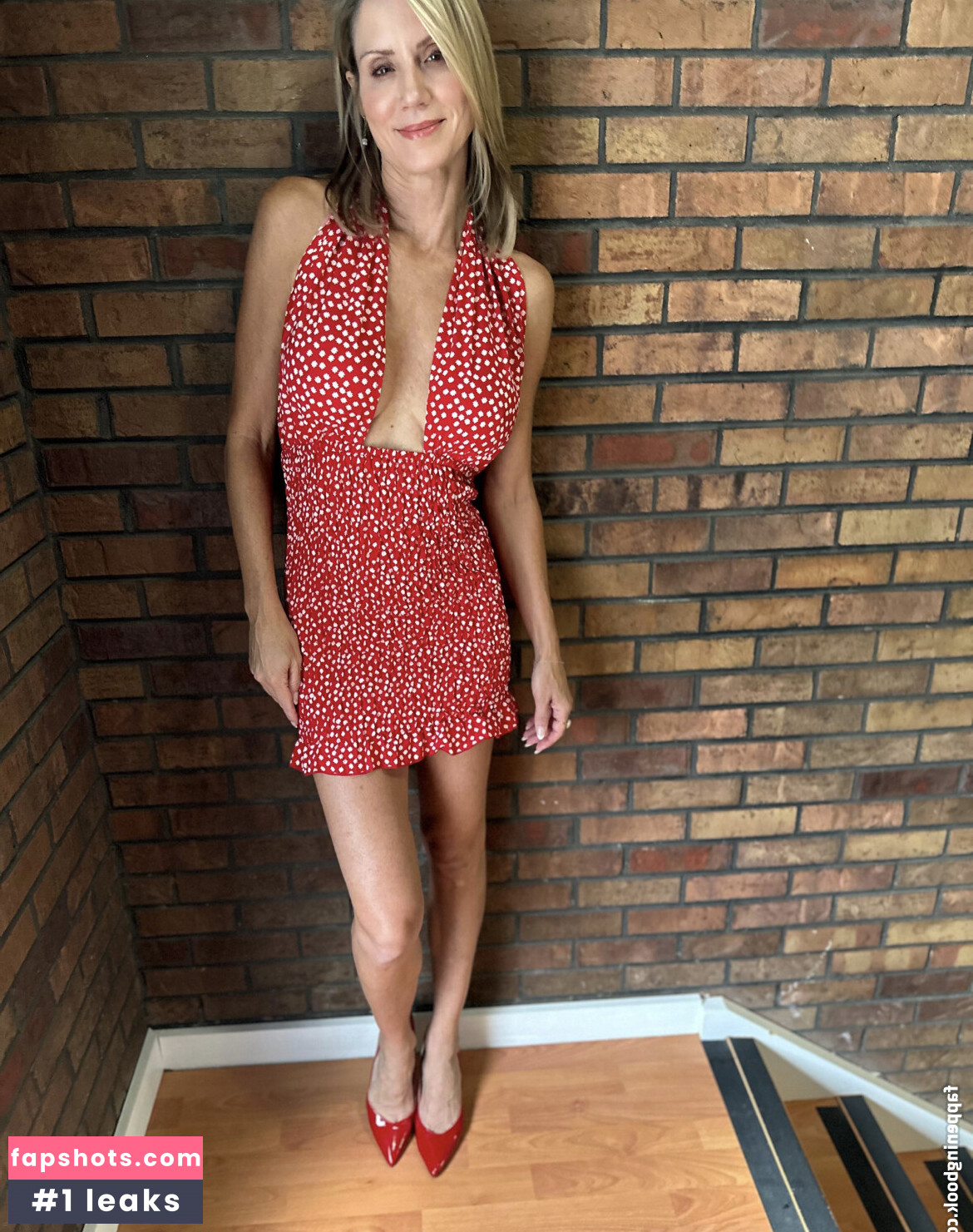 Nicole Suzanne gallery photo #23