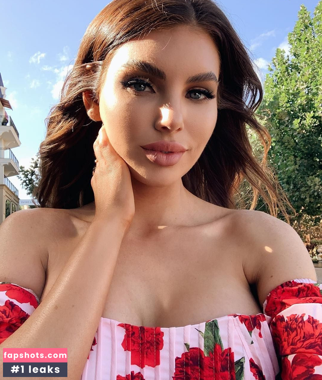 Nicole Thorne gallery photo #132