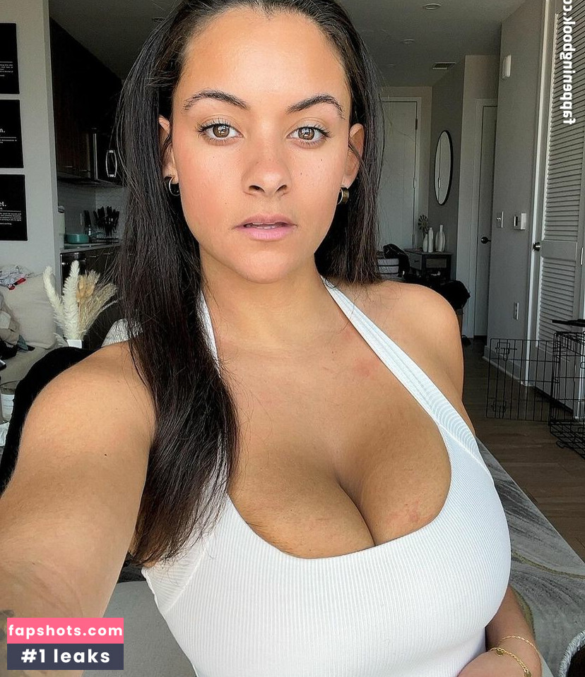 Nicolealexisxo nude babe gallery