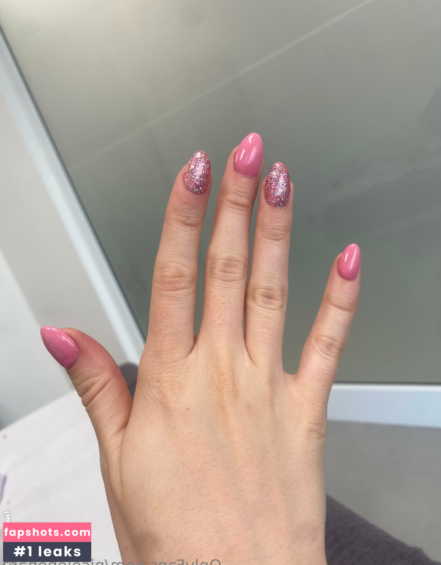 nicolebehare nude babe gallery