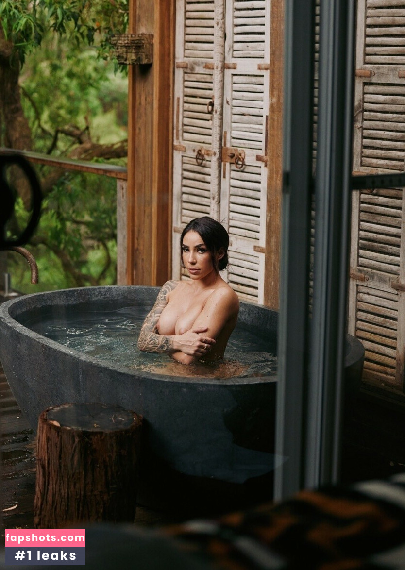 nicolecee._ gallery photo #22