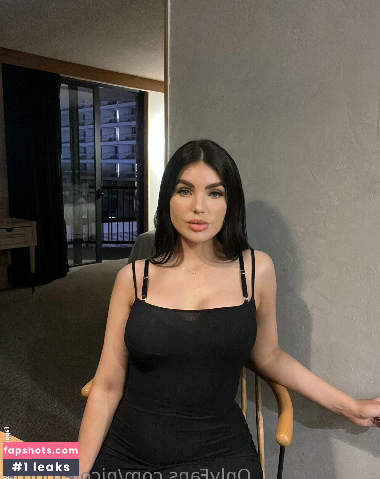 nicolethorne gallery photo #24