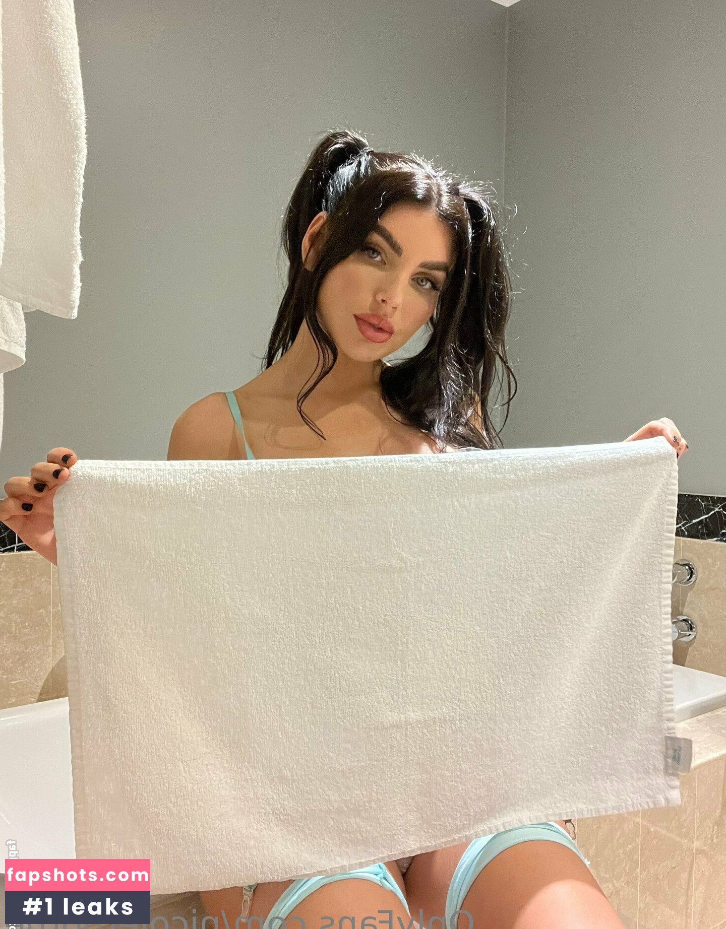 nicolethorne gallery photo #37