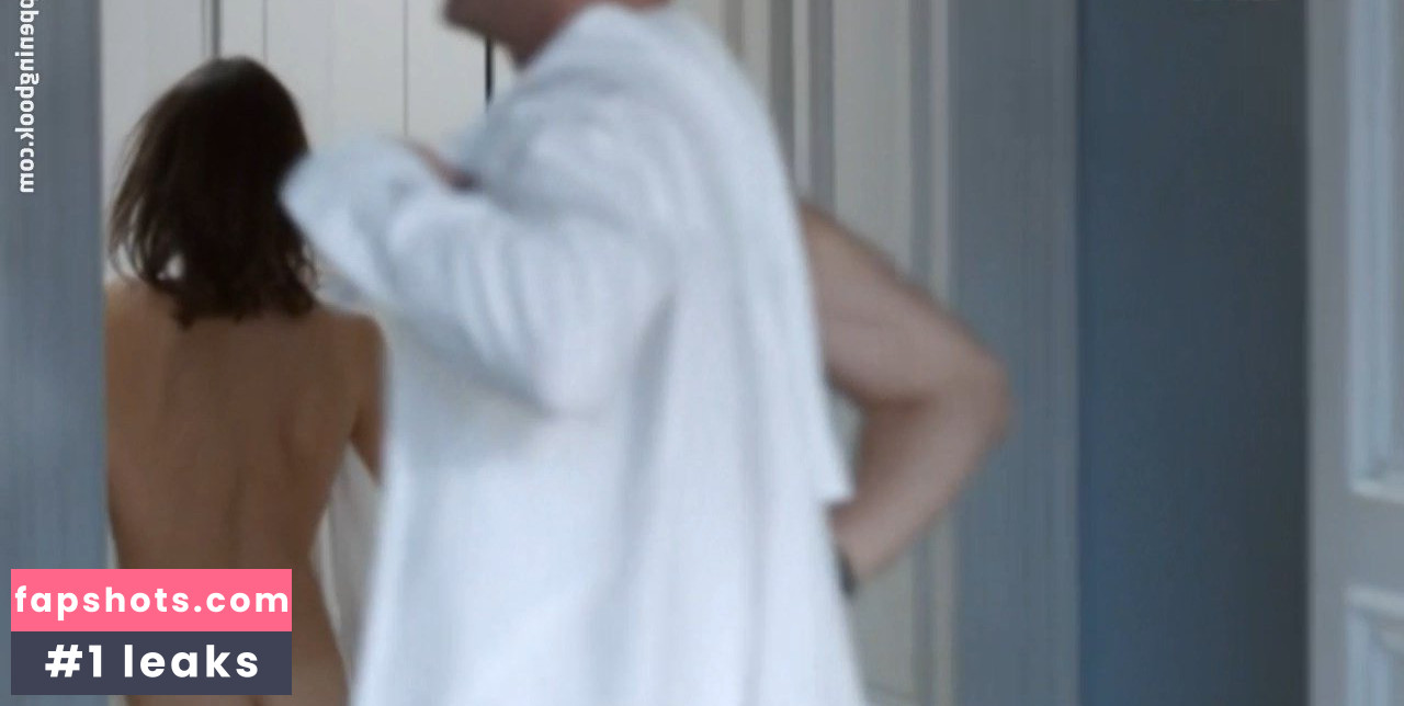 Nicolette Krebitz gallery photo #27