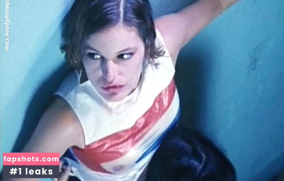 Nicolette Krebitz gallery photo #32