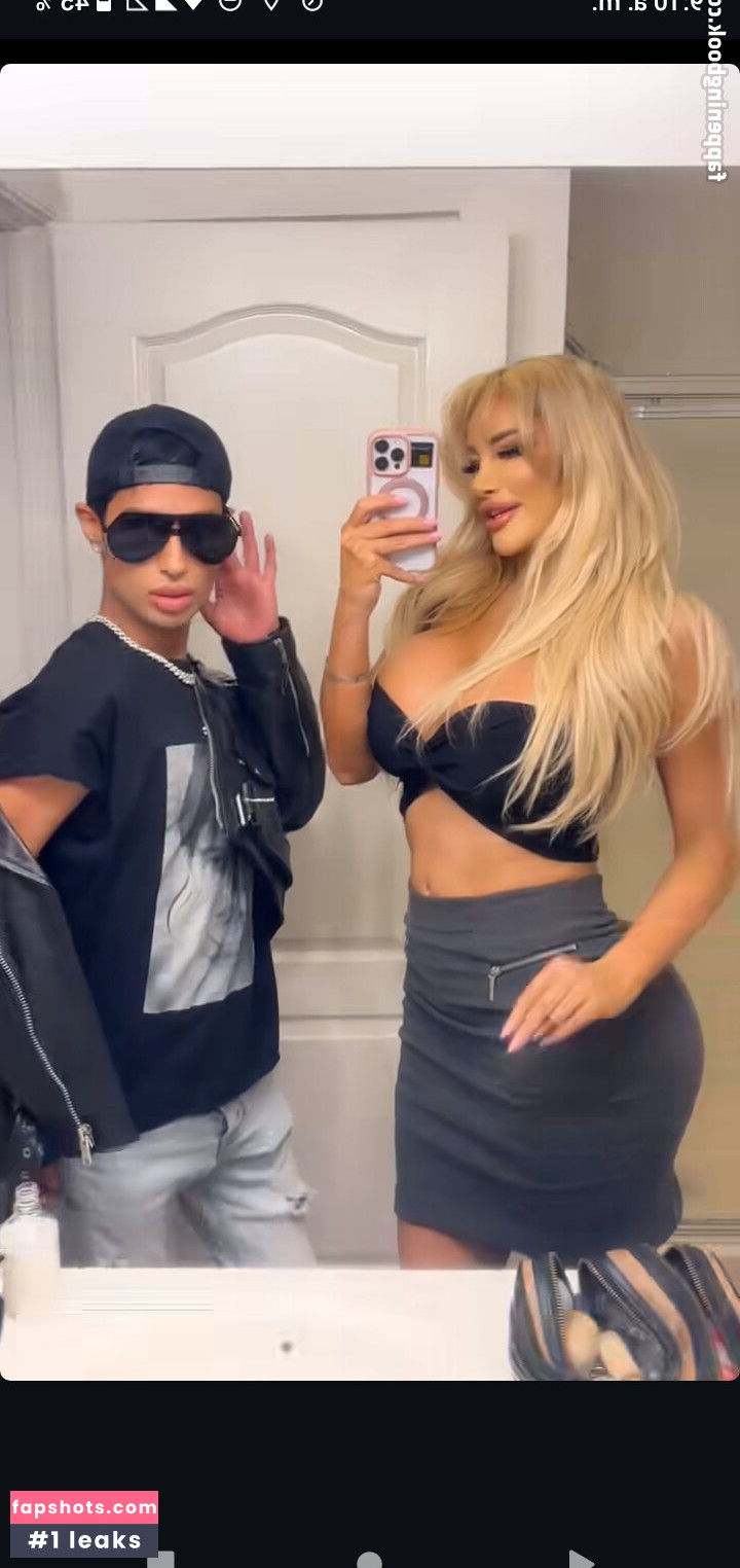 Nicolette Shea gallery photo #40