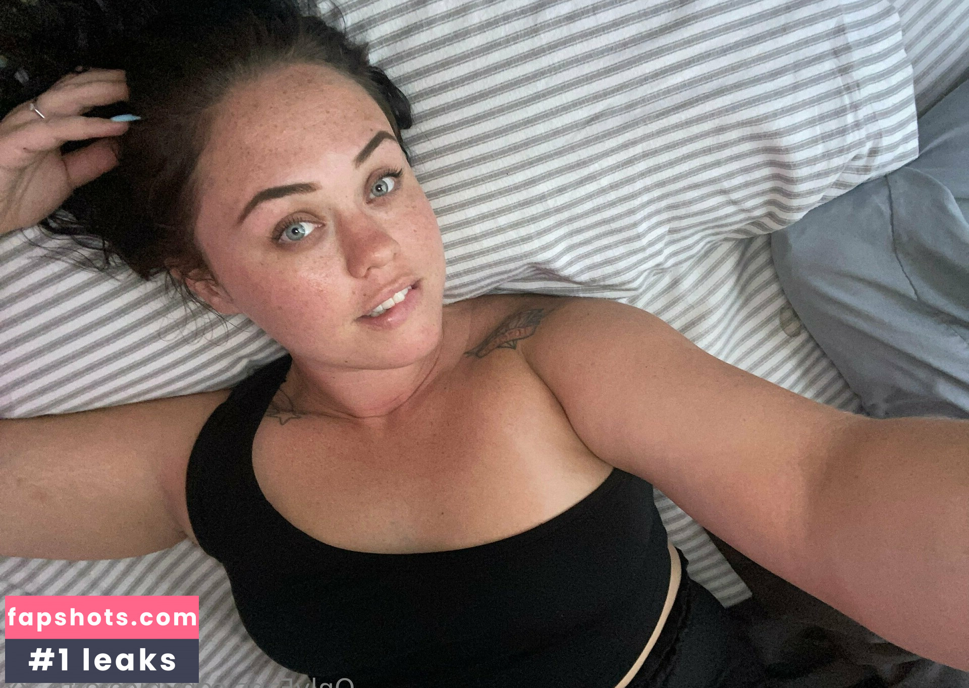 nicolette_xx gallery photo #3