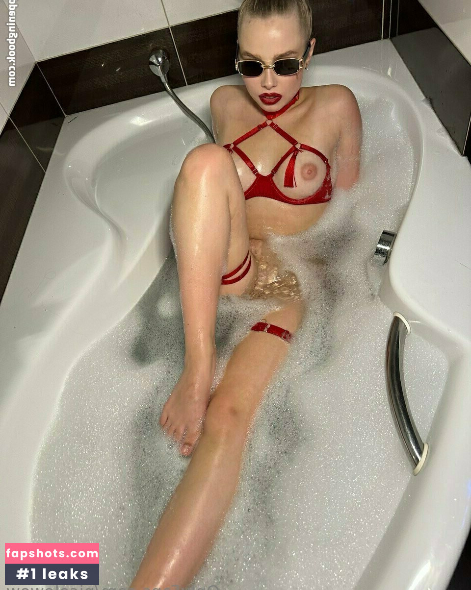 Nicolewow gallery photo #5