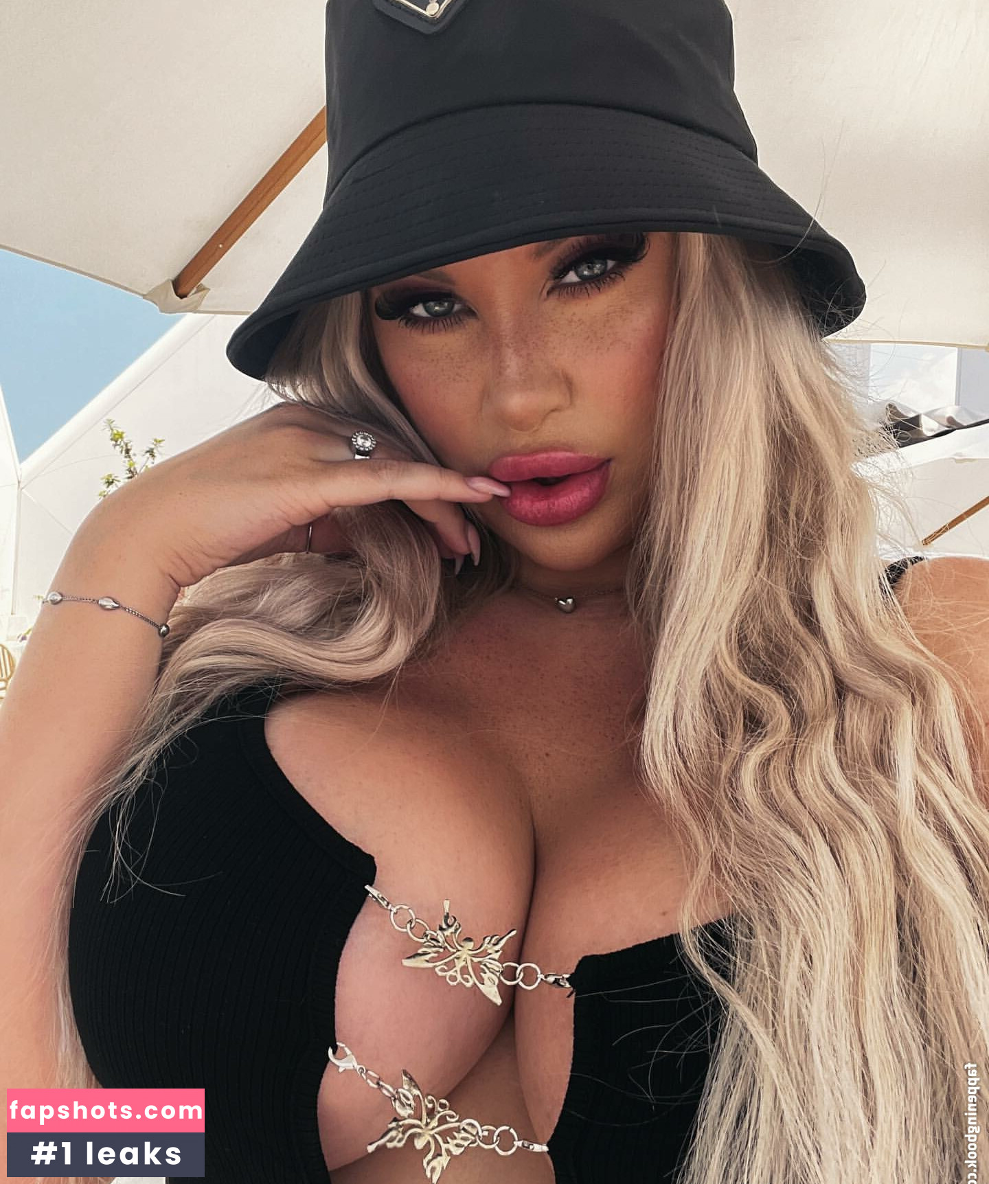 Nicolina Azzander gallery photo #15