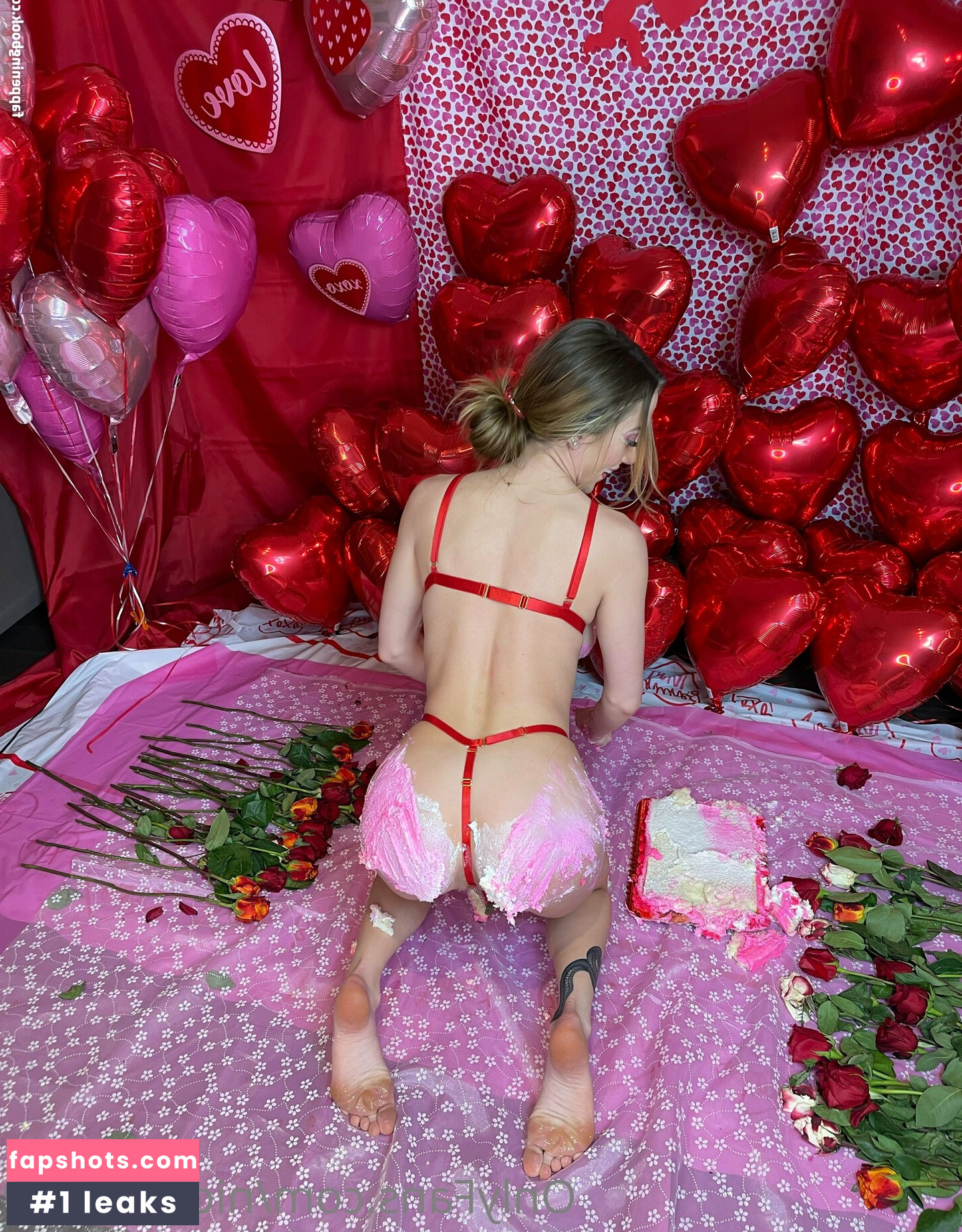 Nicolle_Snow gallery photo #16