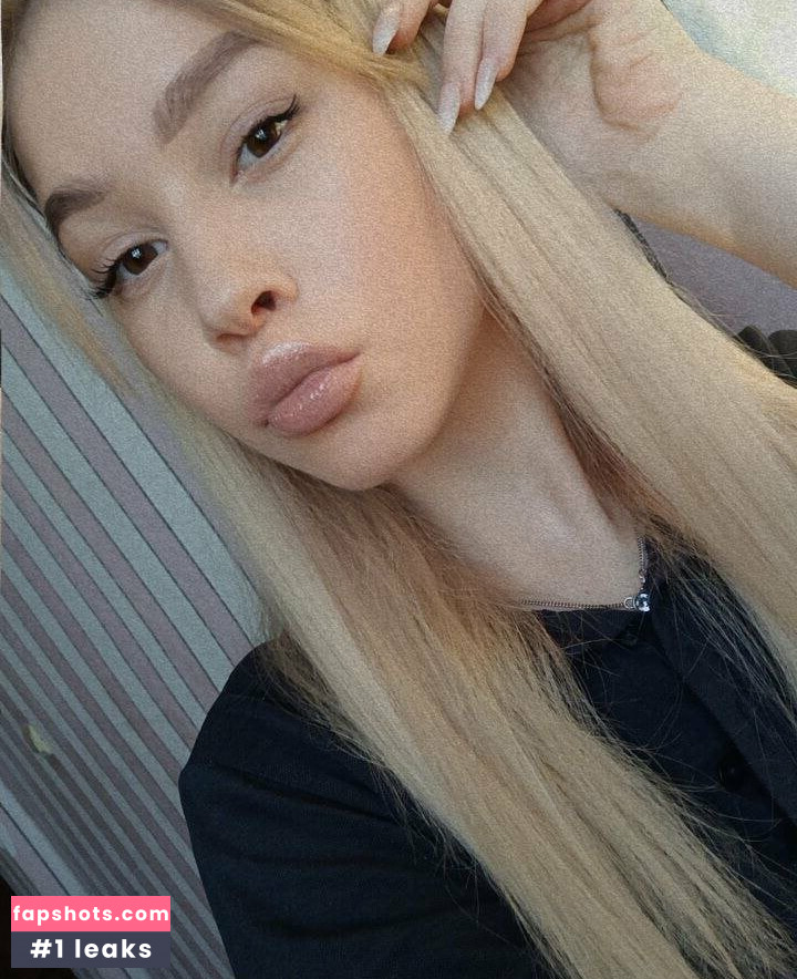 Nicollovee gallery photo #5