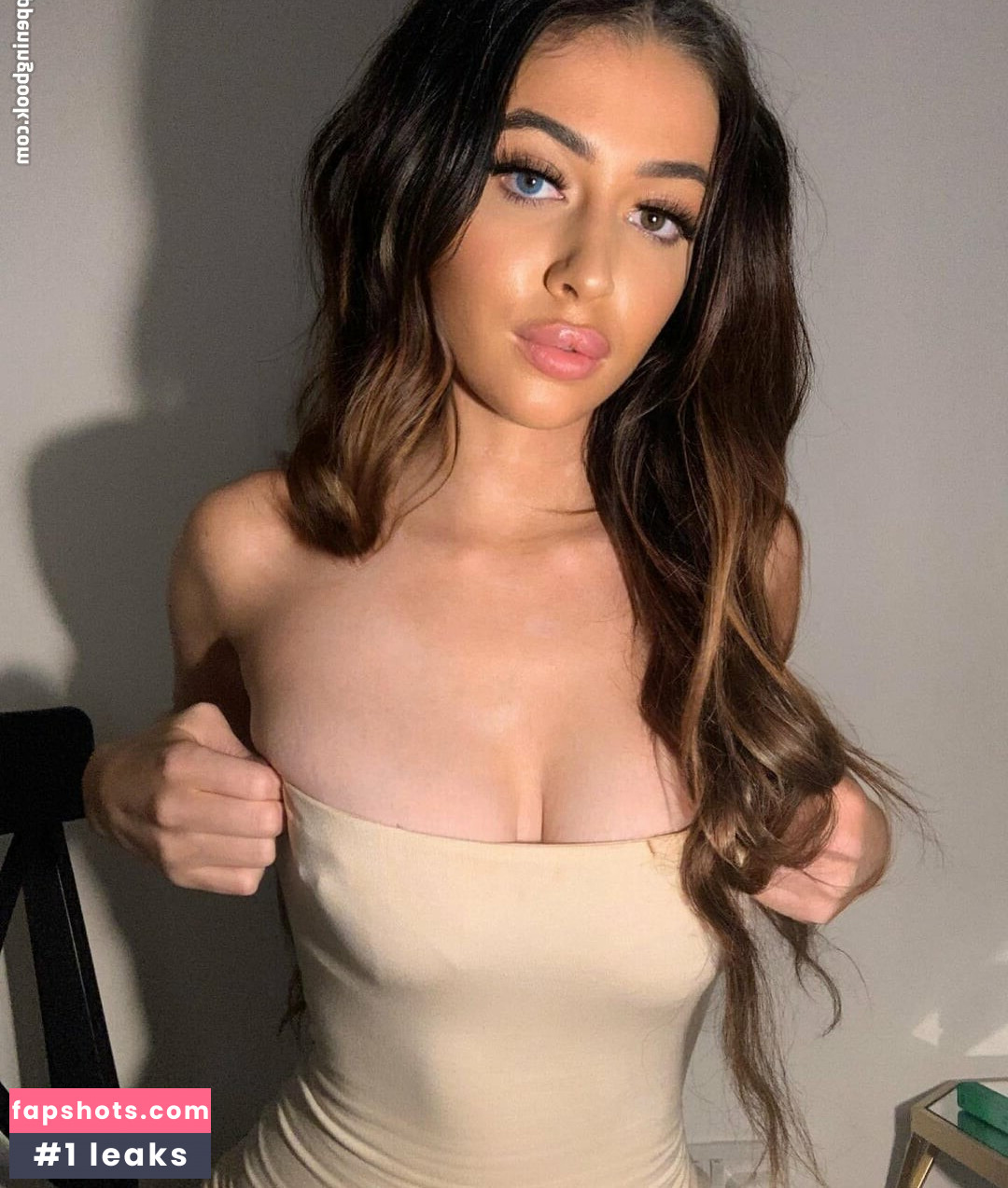 nidakhan nude babe gallery