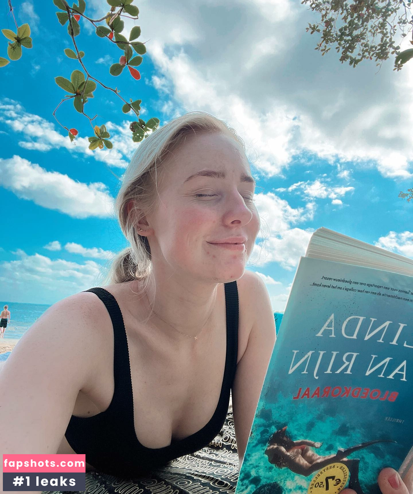 Nienke Helthuis gallery photo #16