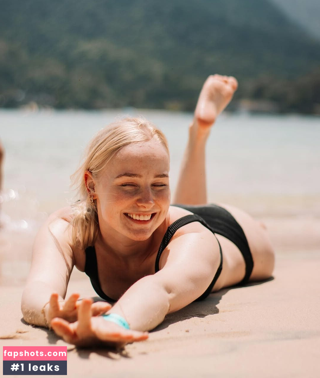 Nienke Helthuis gallery photo #27